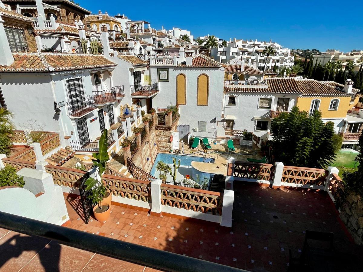 מאלגה Semidetached Duplex Home At Puebla Aida, Mijas Golf With Pool, Golf And Sea Views מראה חיצוני תמונה